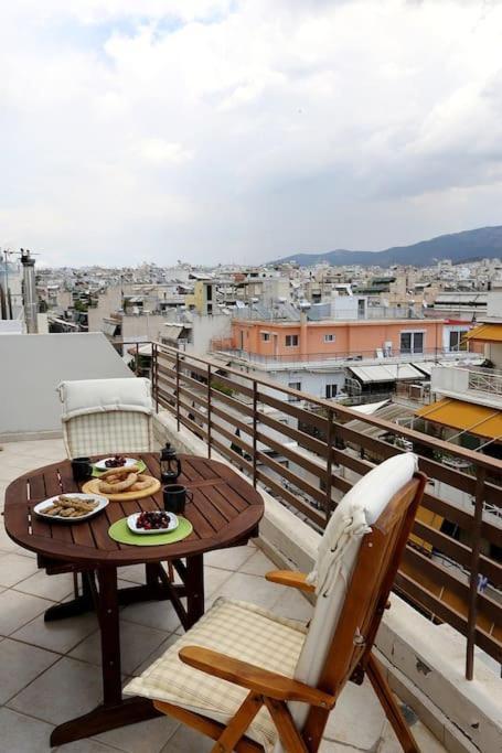 Fly Me To The Moon! Apartment Athens Exterior photo